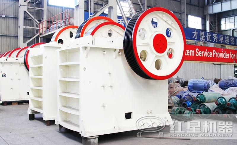 普通鄂式破碎機(jī)