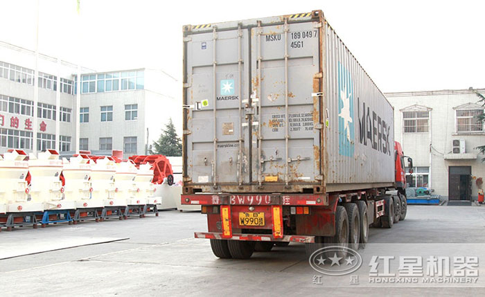紅星磨粉機(jī)發(fā)貨現(xiàn)場