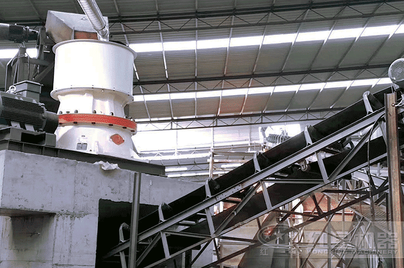 圓錐破碎機(jī)作業(yè)現(xiàn)場(chǎng)